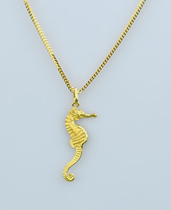 Sea Horse gold pendant